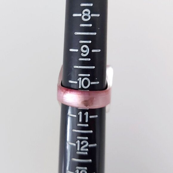 Lucite statement ring - pink pyramid, designer style (acrylic ring) - Picture 9 of 9